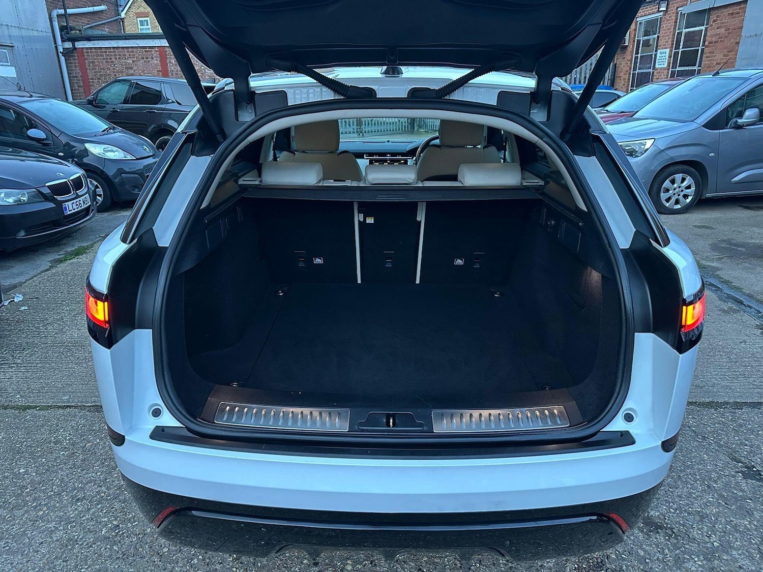 Used Land Rover Range Rover Velar 2018 for sale - 77559779: Photo 13