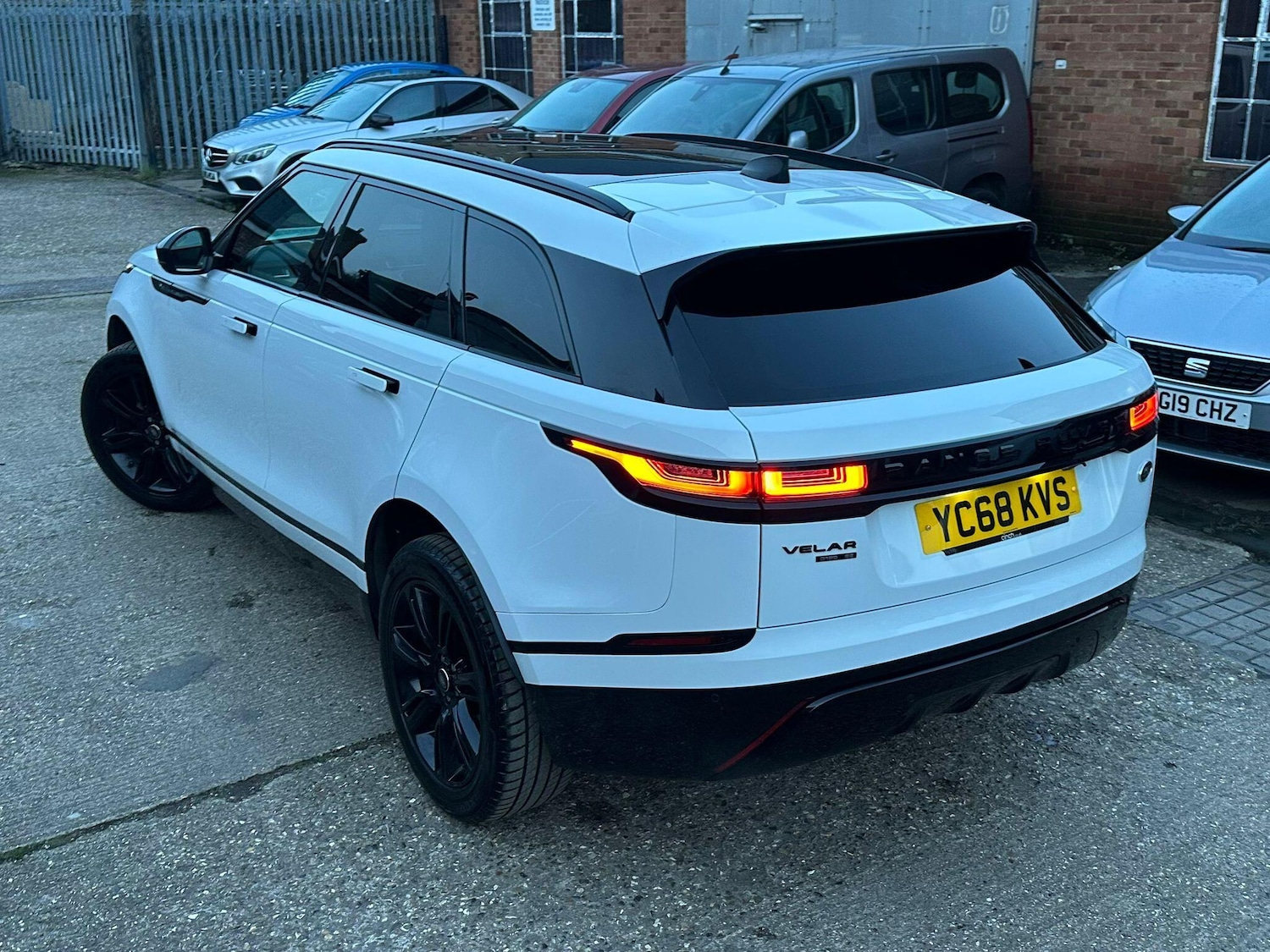 Used Land Rover Range Rover Velar 2018 for sale - 77559779: Photo 4