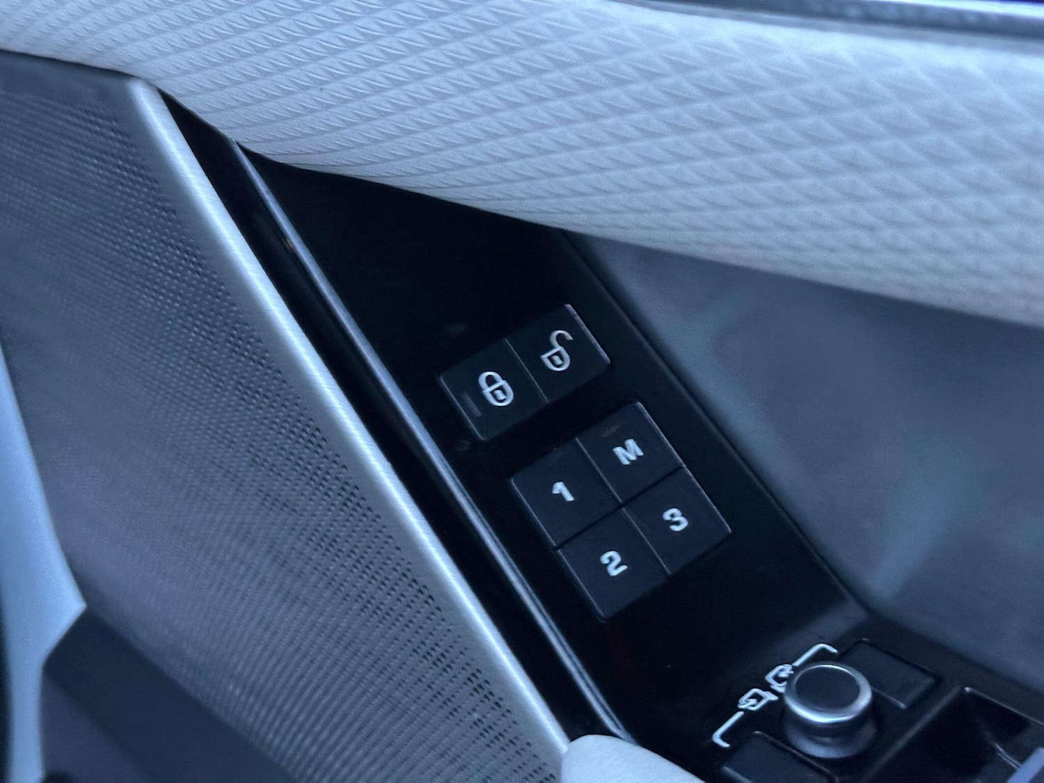 Used Land Rover Range Rover Velar 2018 for sale - 77559779: Photo 51