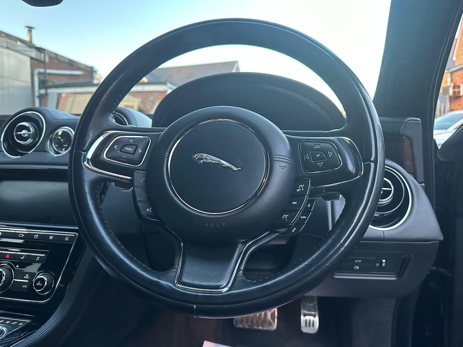 Used Jaguar XJ 2019 for sale - 77091294: Photo 67