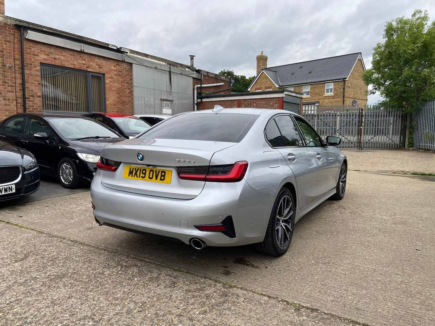 Used BMW 3 Series 2019 for sale - 76200075: Photo 9