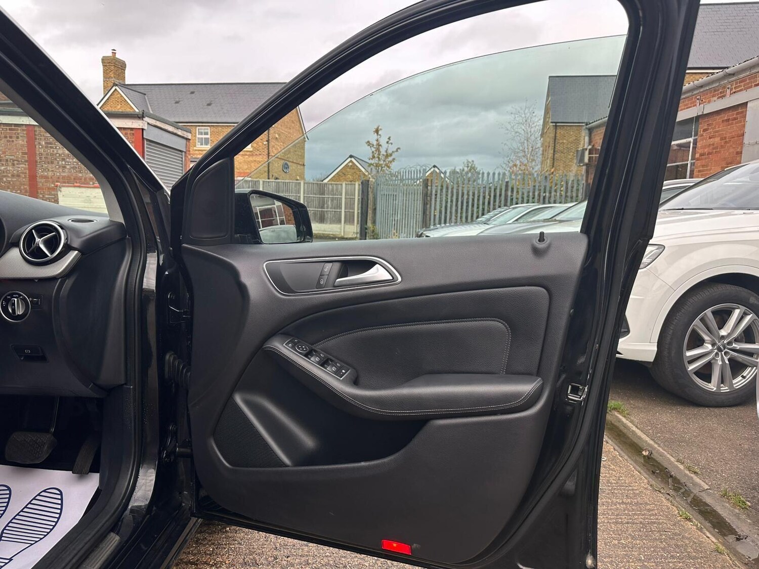 Used Mercedes-Benz B Class 2015 for sale - 77091676: Photo 39