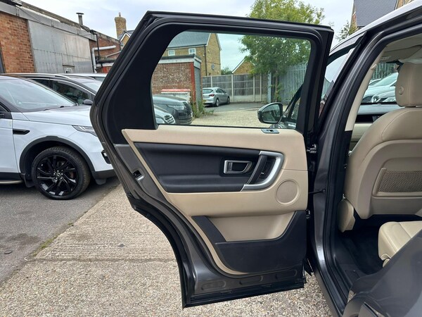 Used Land Rover Discovery Sport 2017 for sale - 76283076: Photo 43