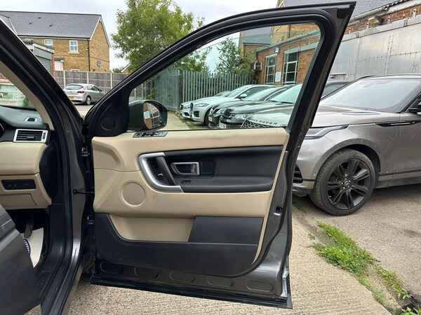 Used Land Rover Discovery Sport 2017 for sale - 76283076: Photo 47
