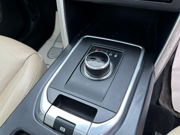 Used Land Rover Discovery Sport 2017 for sale - 76283076: Photo 51