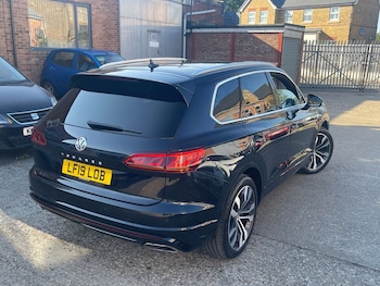 Used Volkswagen Touareg 2019 for sale - 79437632: Photo