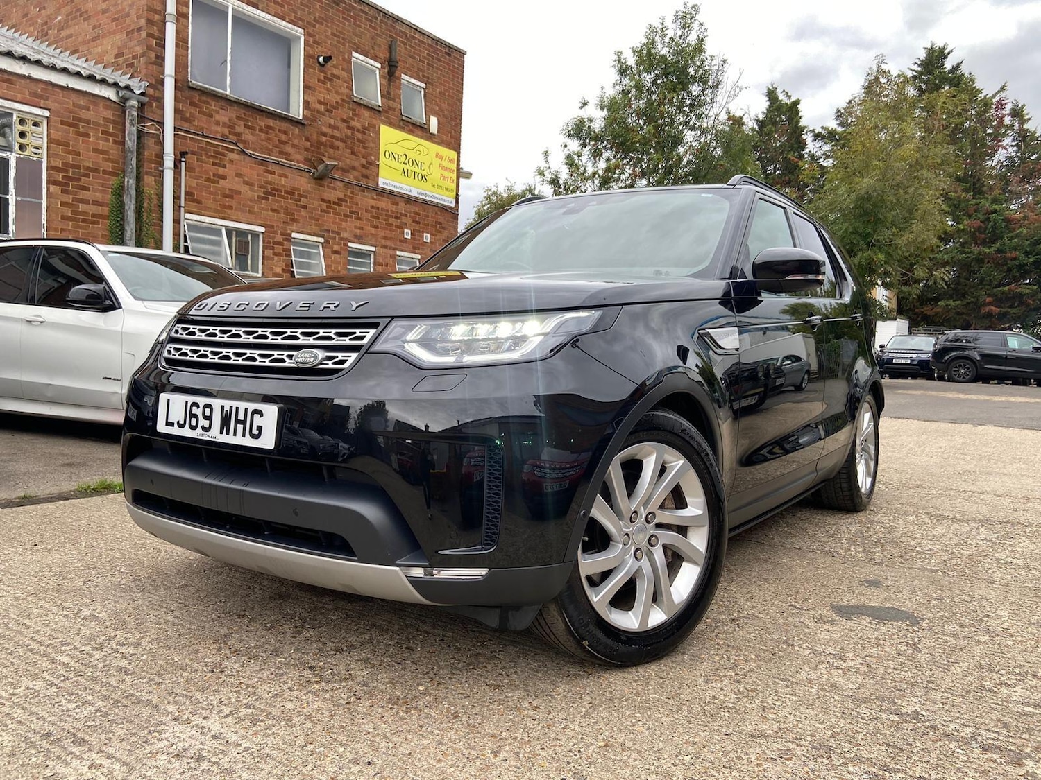 Used Land Rover Discovery 2019 for sale - 76952340: Photo 2