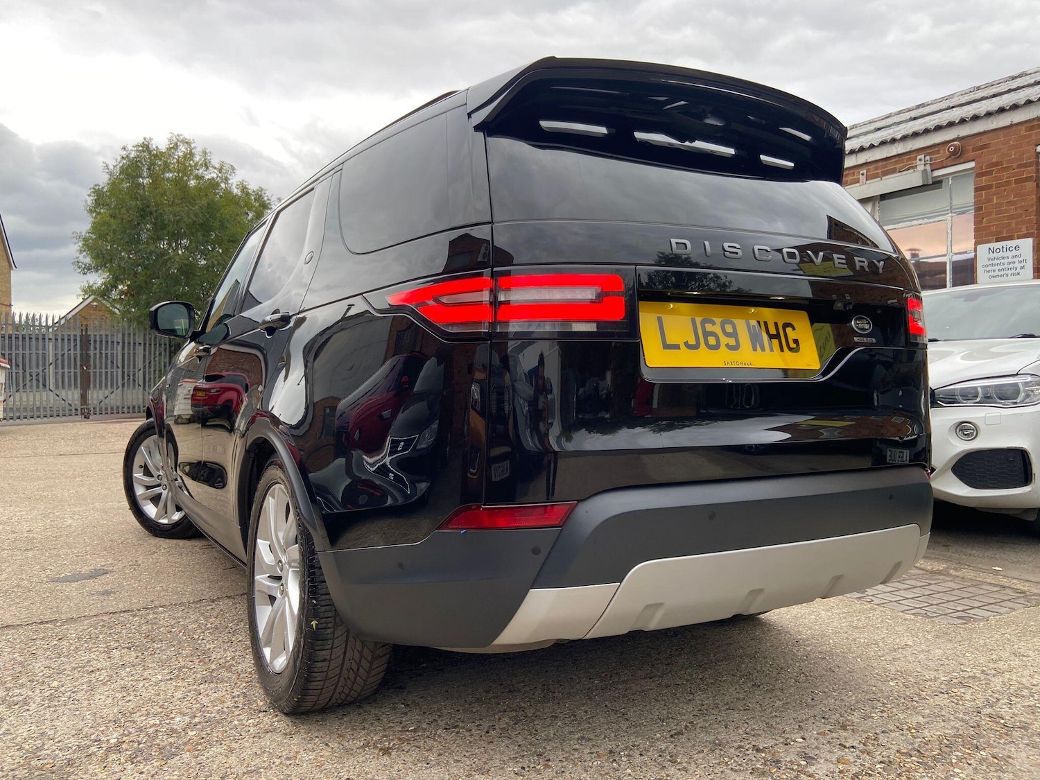 Used Land Rover Discovery 2019 for sale - 76952340: Photo 4