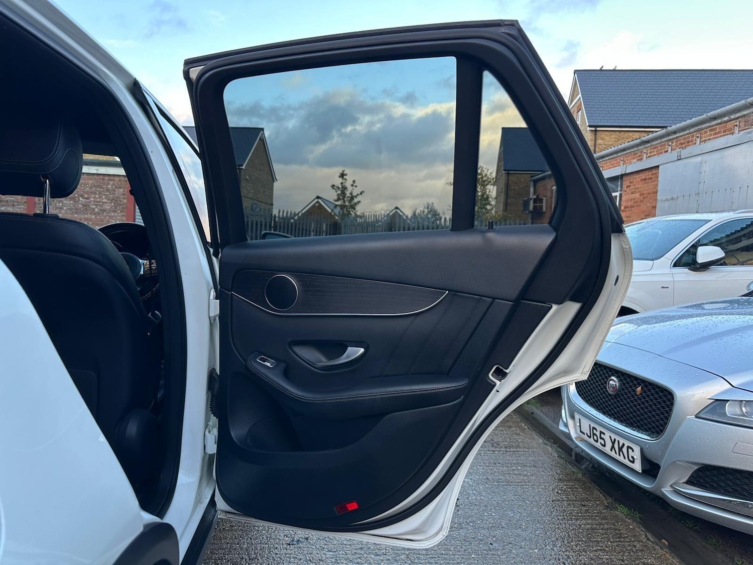 Used Mercedes-Benz GLC 2020 for sale - 76432598: Photo 37