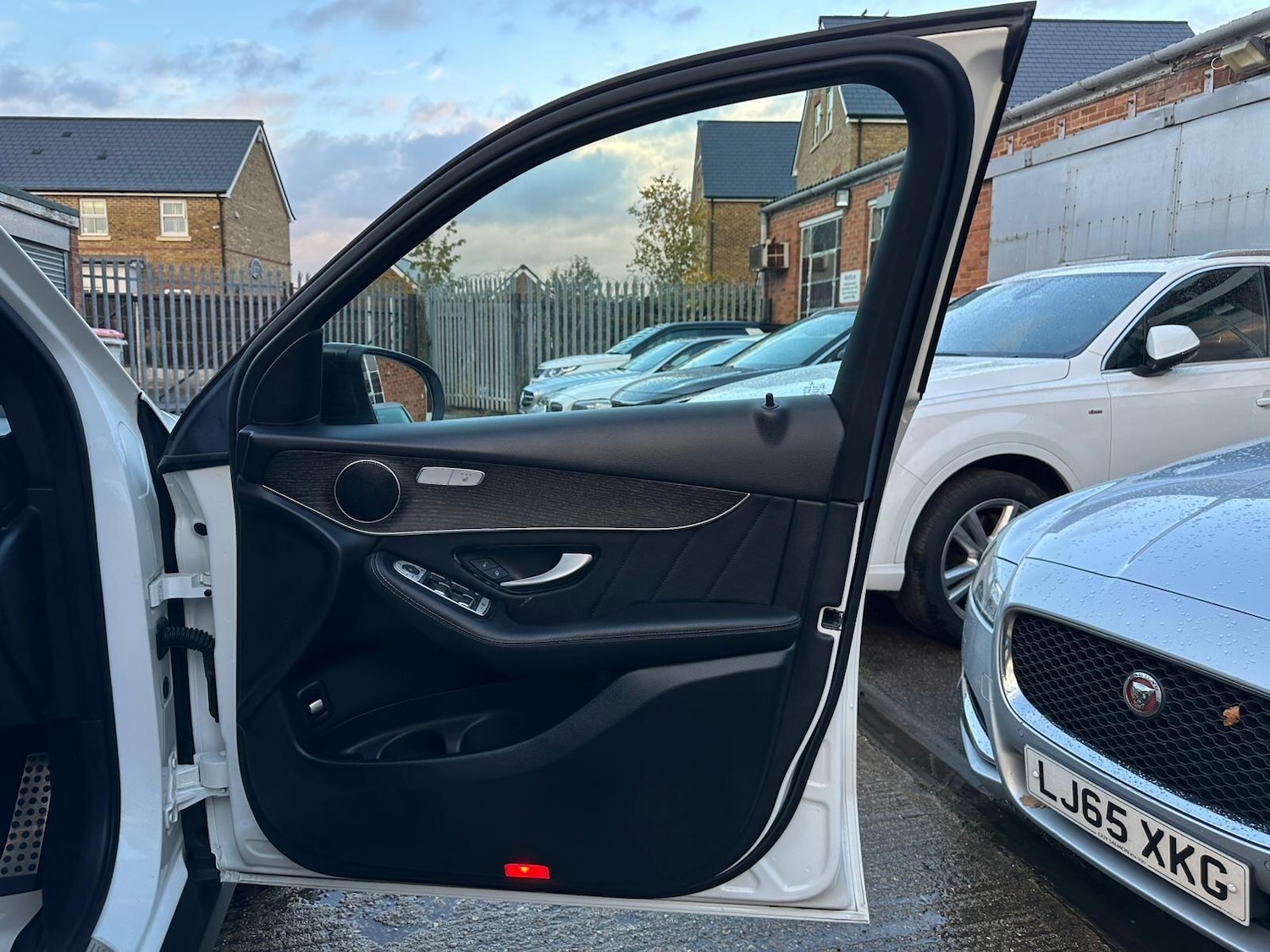 Used Mercedes-Benz GLC 2020 for sale - 76432598: Photo 38