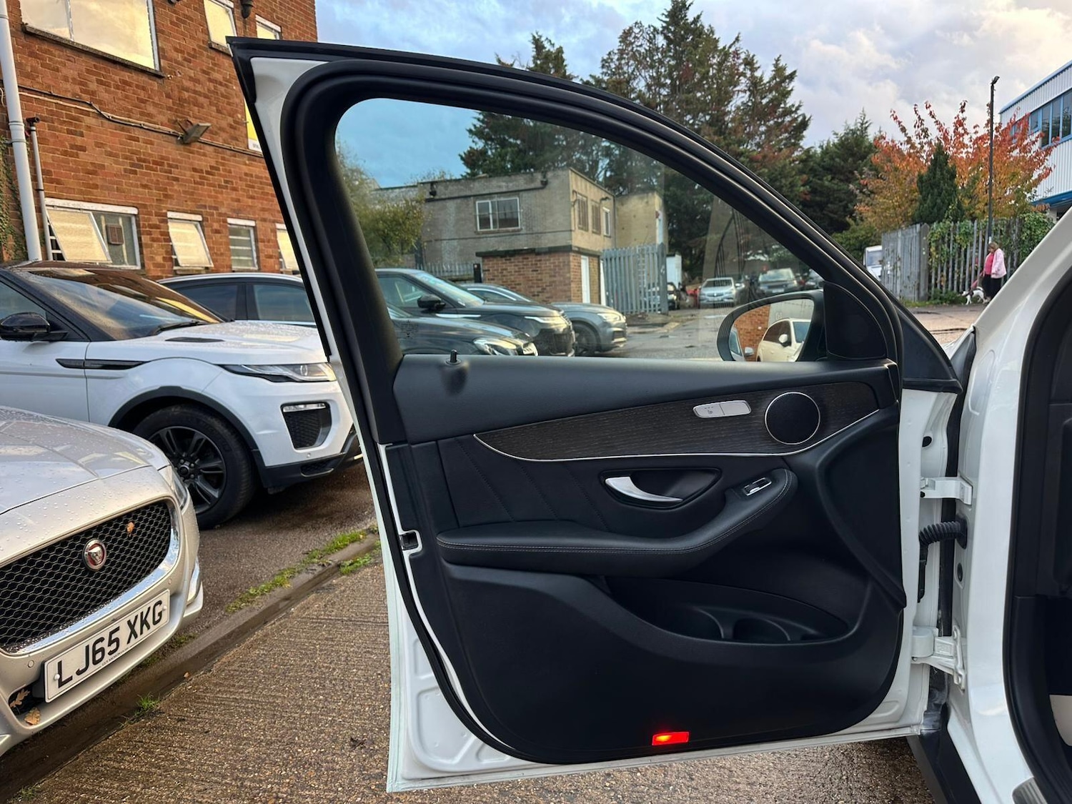 Used Mercedes-Benz GLC 2020 for sale - 76432598: Photo 39