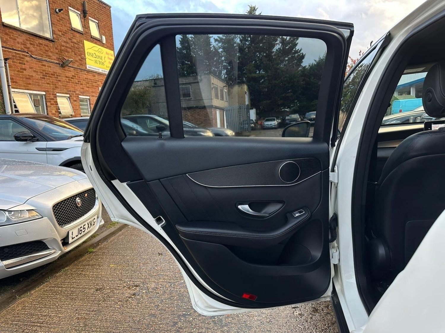 Used Mercedes-Benz GLC 2020 for sale - 76432598: Photo 40