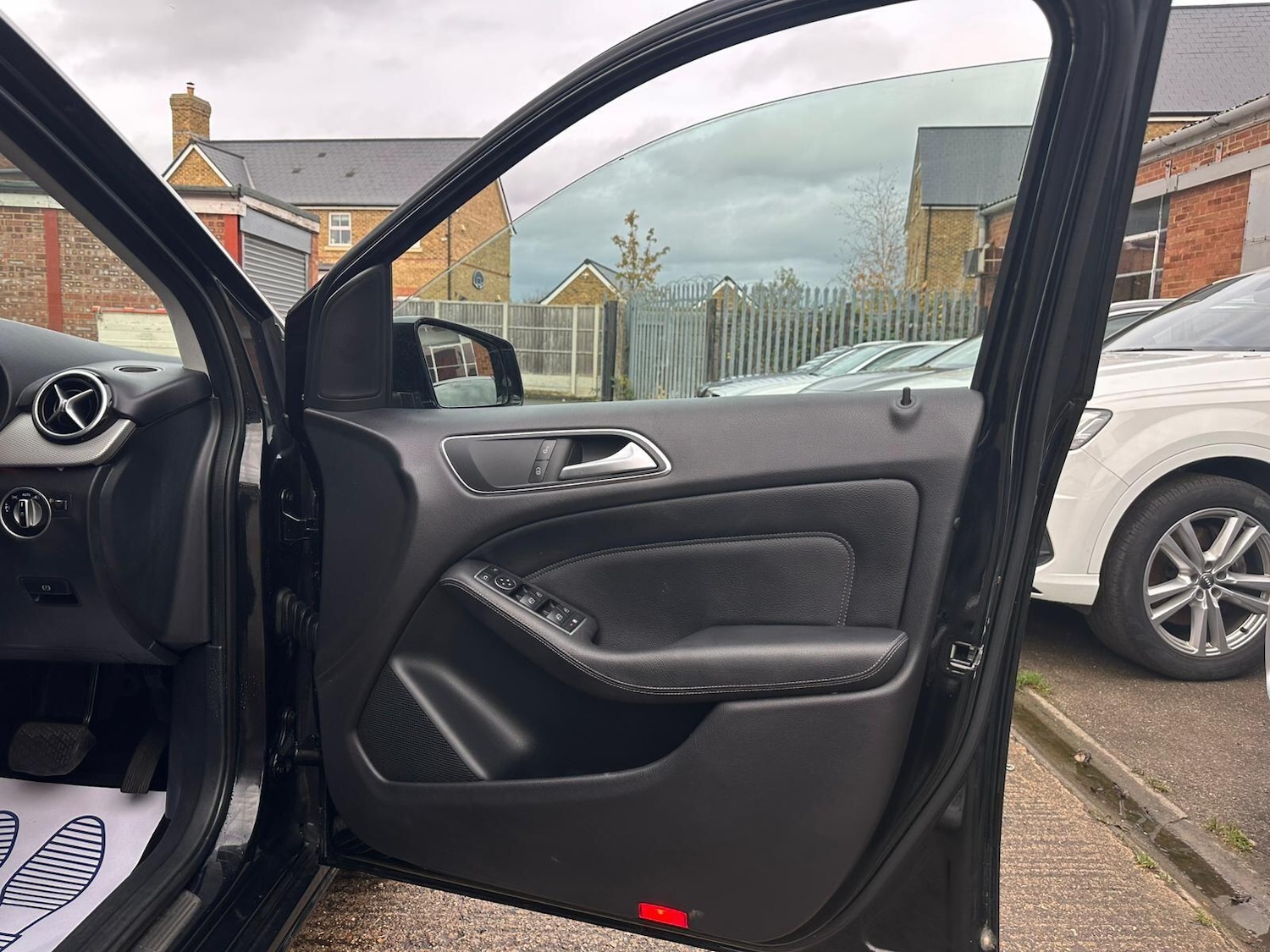 Used Mercedes-Benz B Class 2015 for sale - 76561683: Photo 41