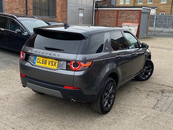 Used Land Rover Discovery Sport 2018 for sale - 77926200: Photo