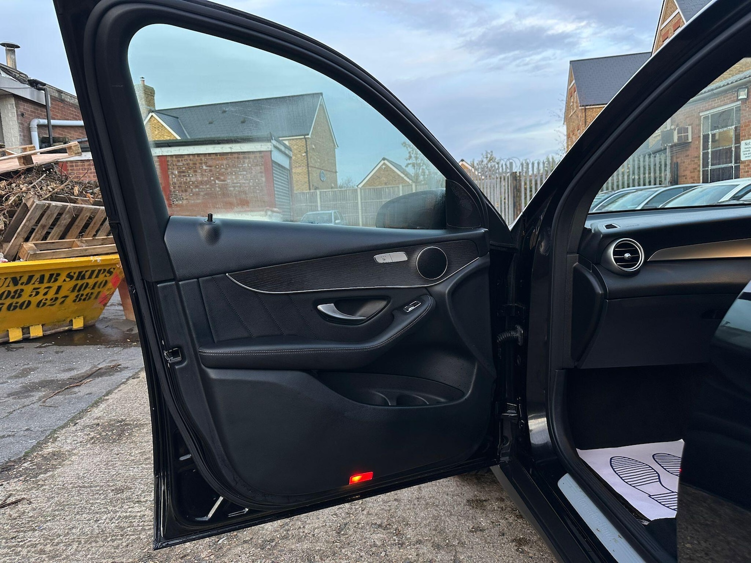 Used Mercedes-Benz GLC 2019 for sale - 76562411: Photo 38