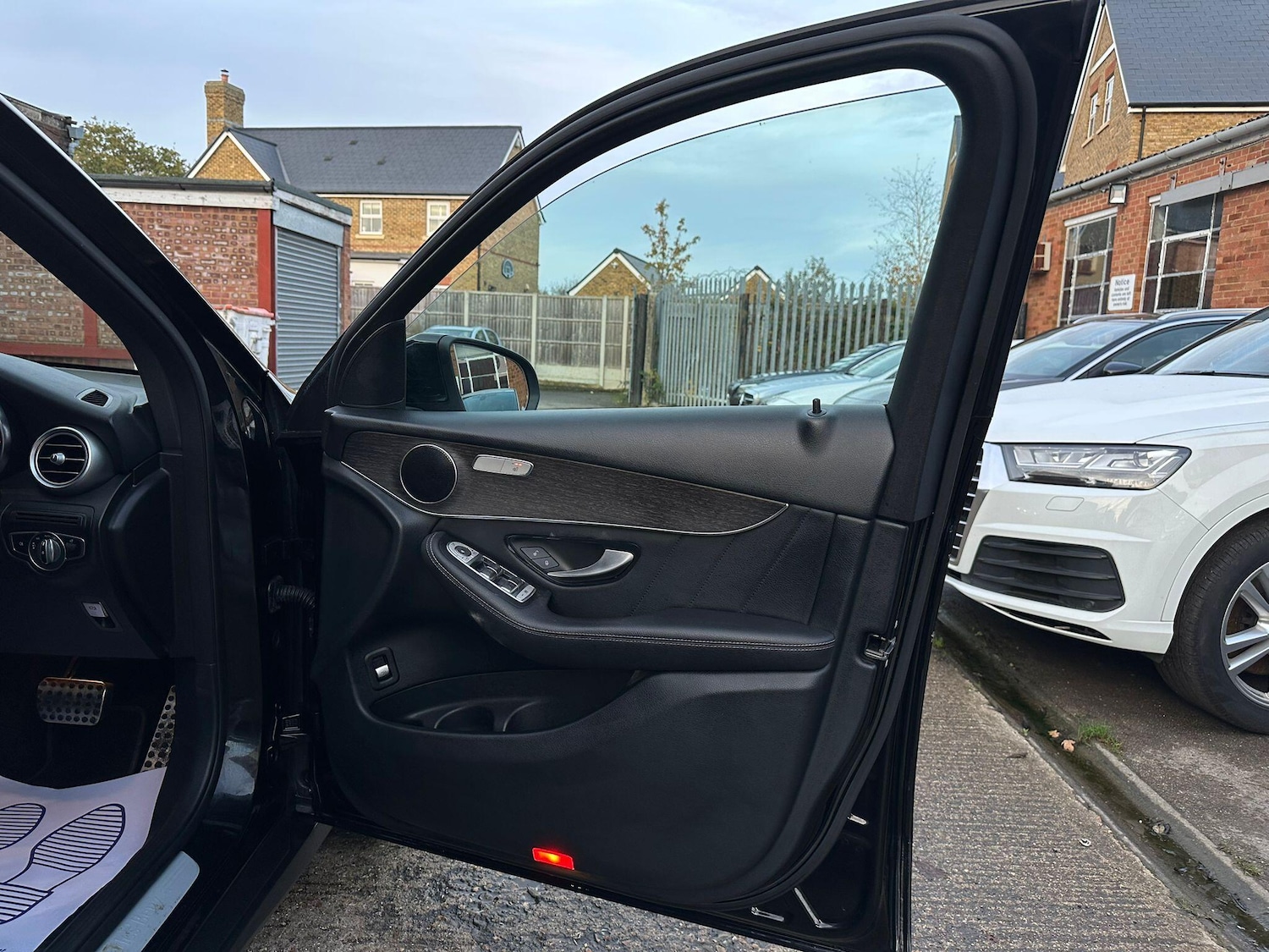 Used Mercedes-Benz GLC 2019 for sale - 76562411: Photo 41