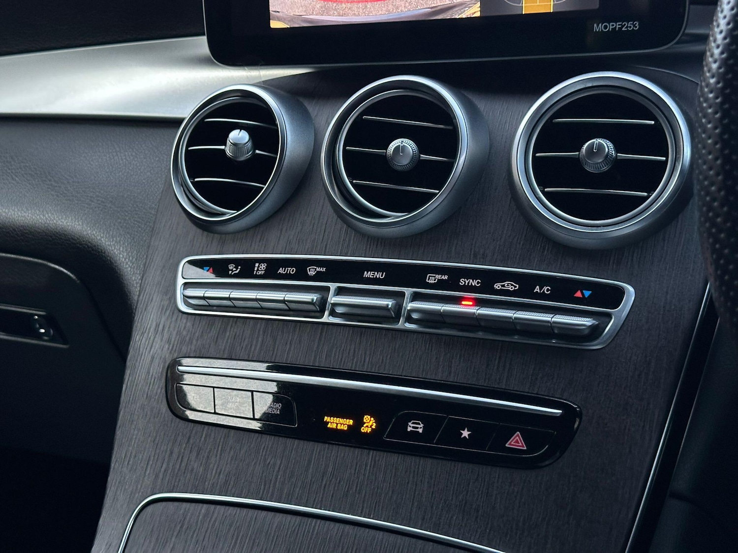 Used Mercedes-Benz GLC 2019 for sale - 76562411: Photo 44