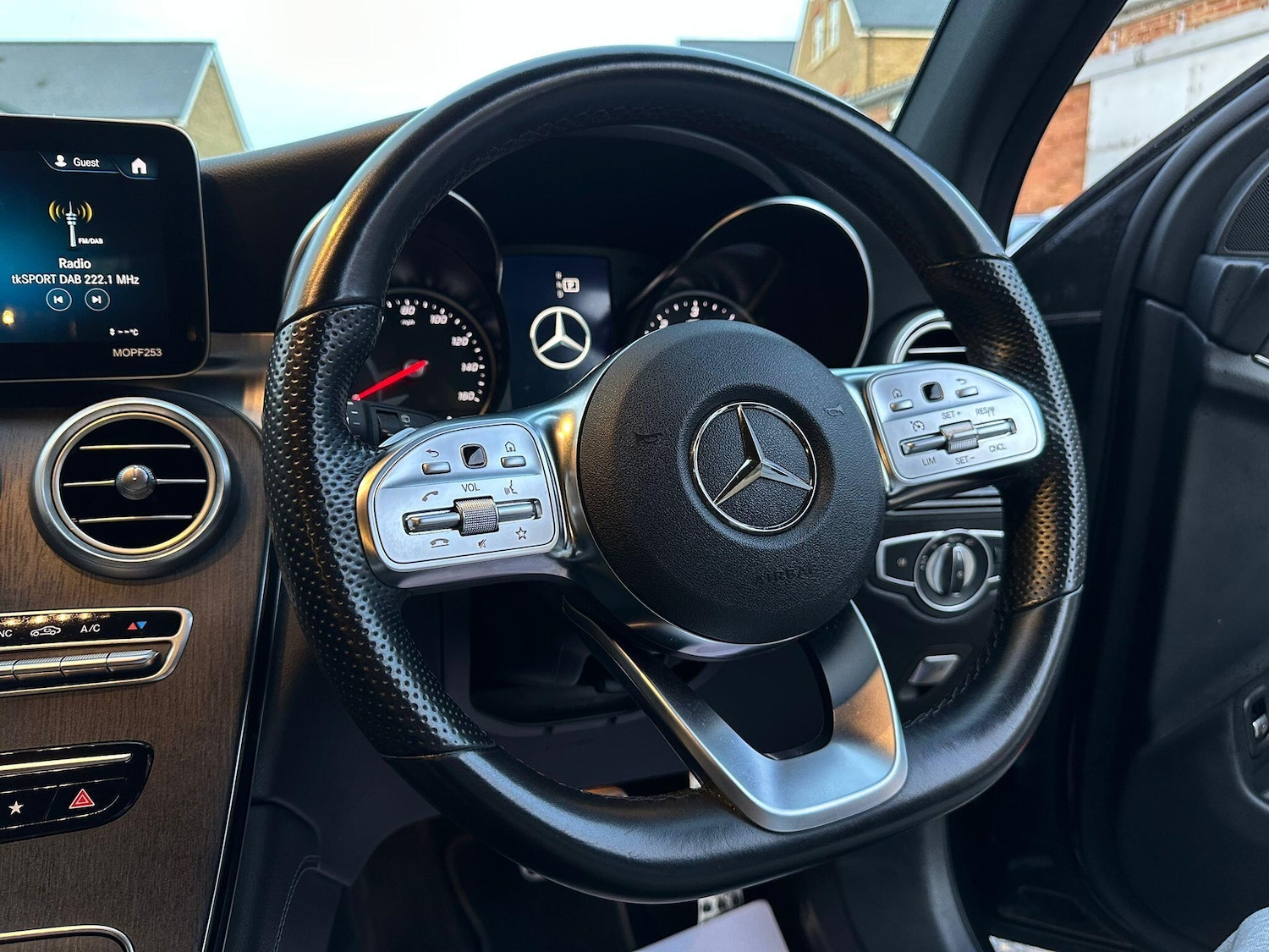 Used Mercedes-Benz GLC 2019 for sale - 76562411: Photo 51