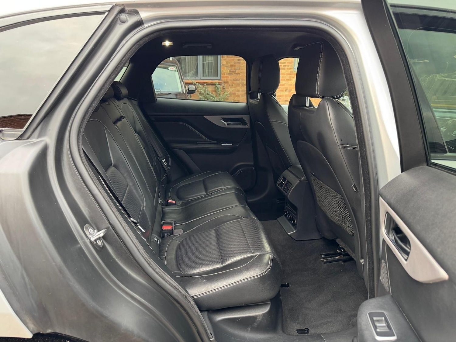 Used Jaguar F-Pace 2019 for sale - 76512760: Photo 16