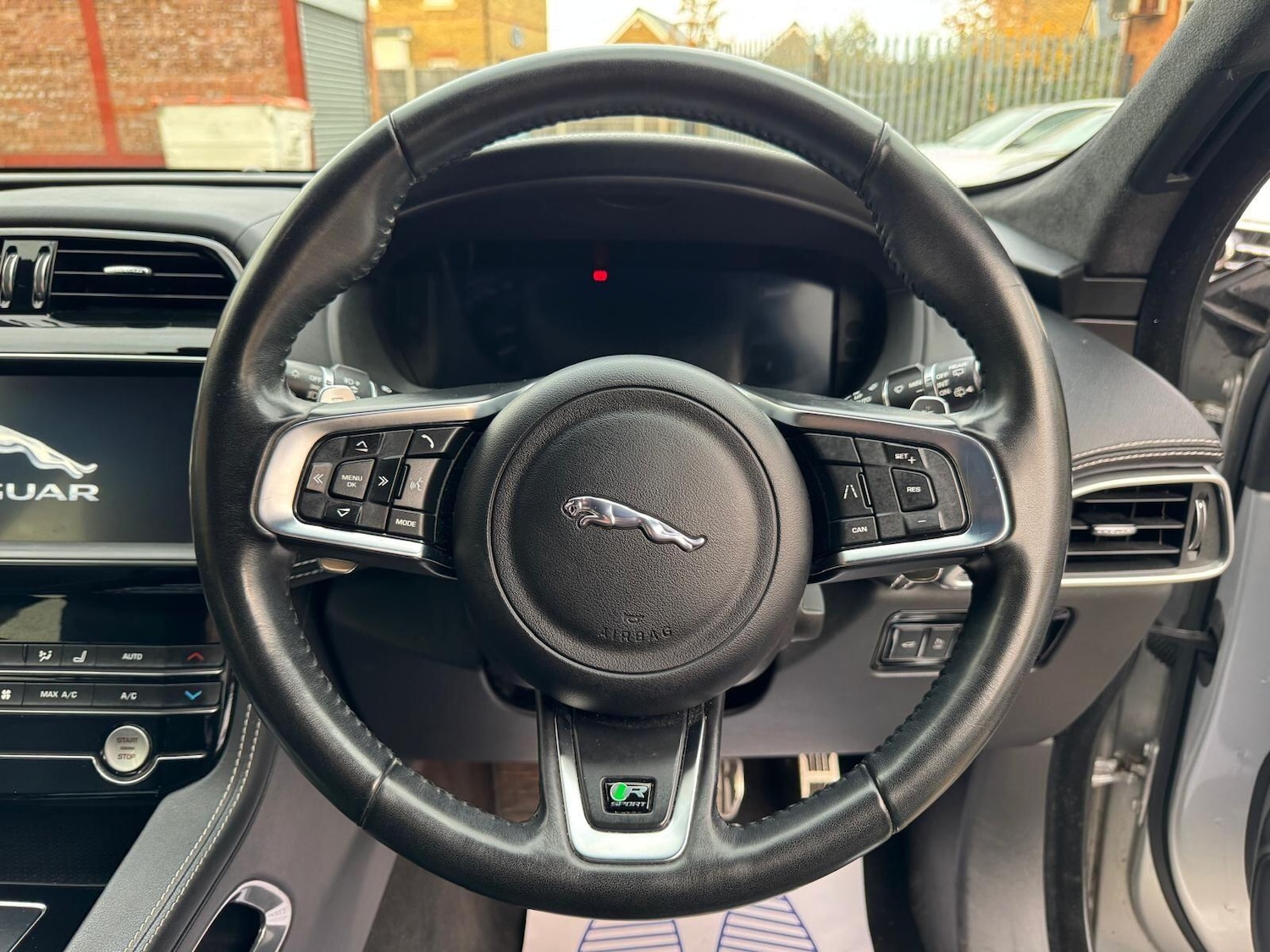 Used Jaguar F-Pace 2019 for sale - 76512760: Photo 20