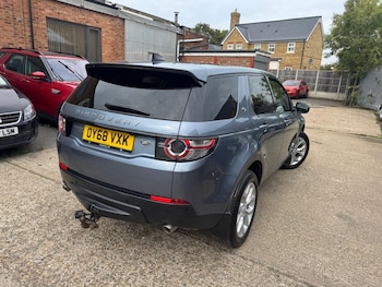Used Land Rover Discovery Sport 2018 for sale - 76166401: Photo 3