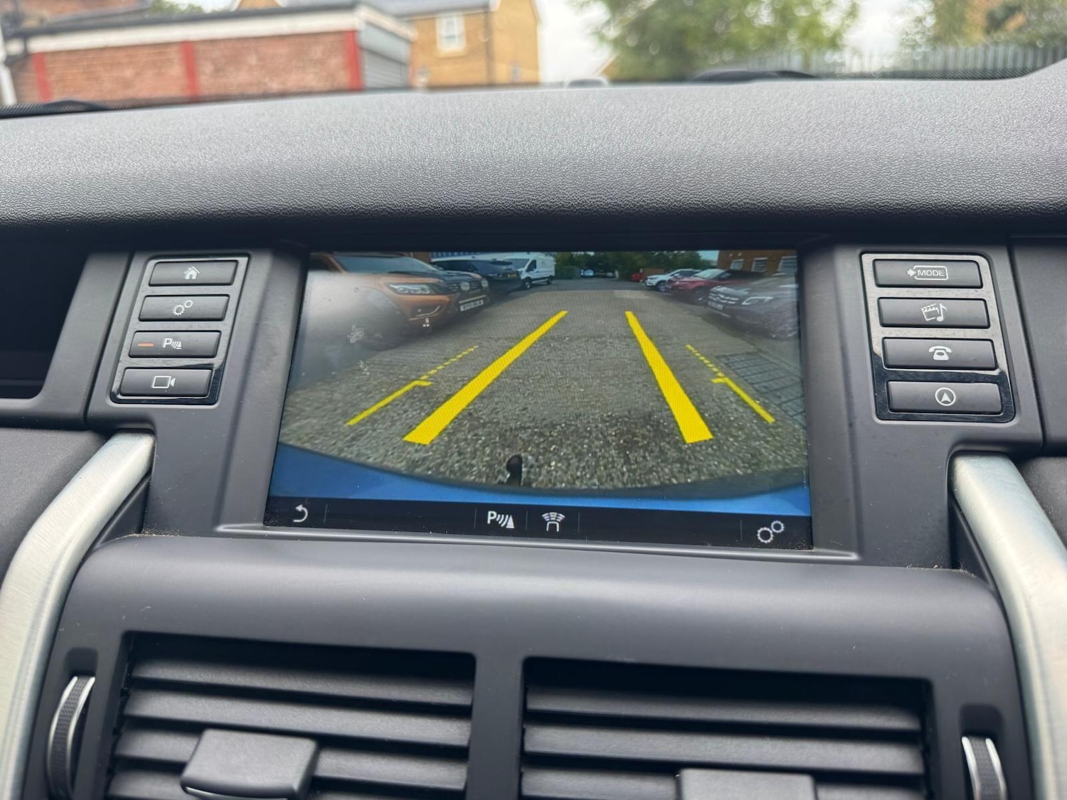 Used Land Rover Discovery Sport 2018 for sale - 76166401: Photo 49