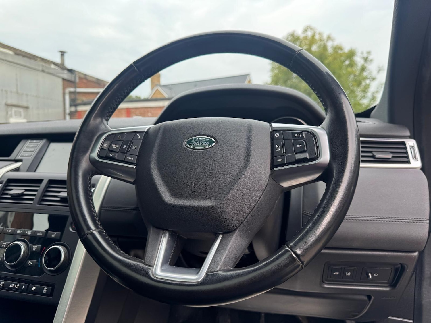 Used Land Rover Discovery Sport 2018 for sale - 76166401: Photo 53
