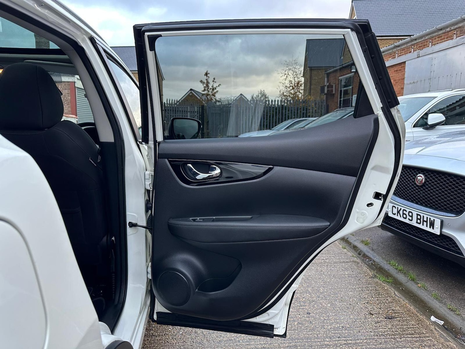 Used Nissan Qashqai for sale - 76512622: Photo 45