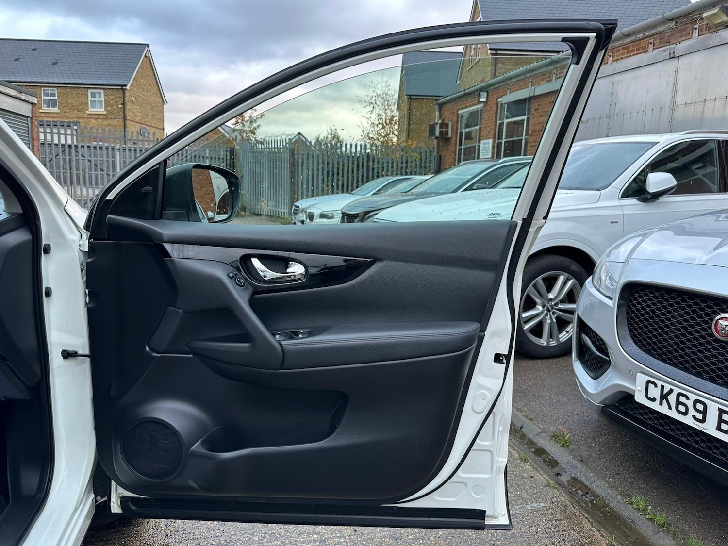 Used Nissan Qashqai for sale - 76512622: Photo 47