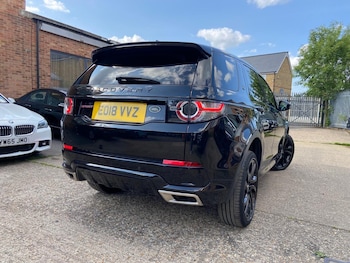 Used Land Rover Discovery Sport 2018 for sale - 75351499: Photo