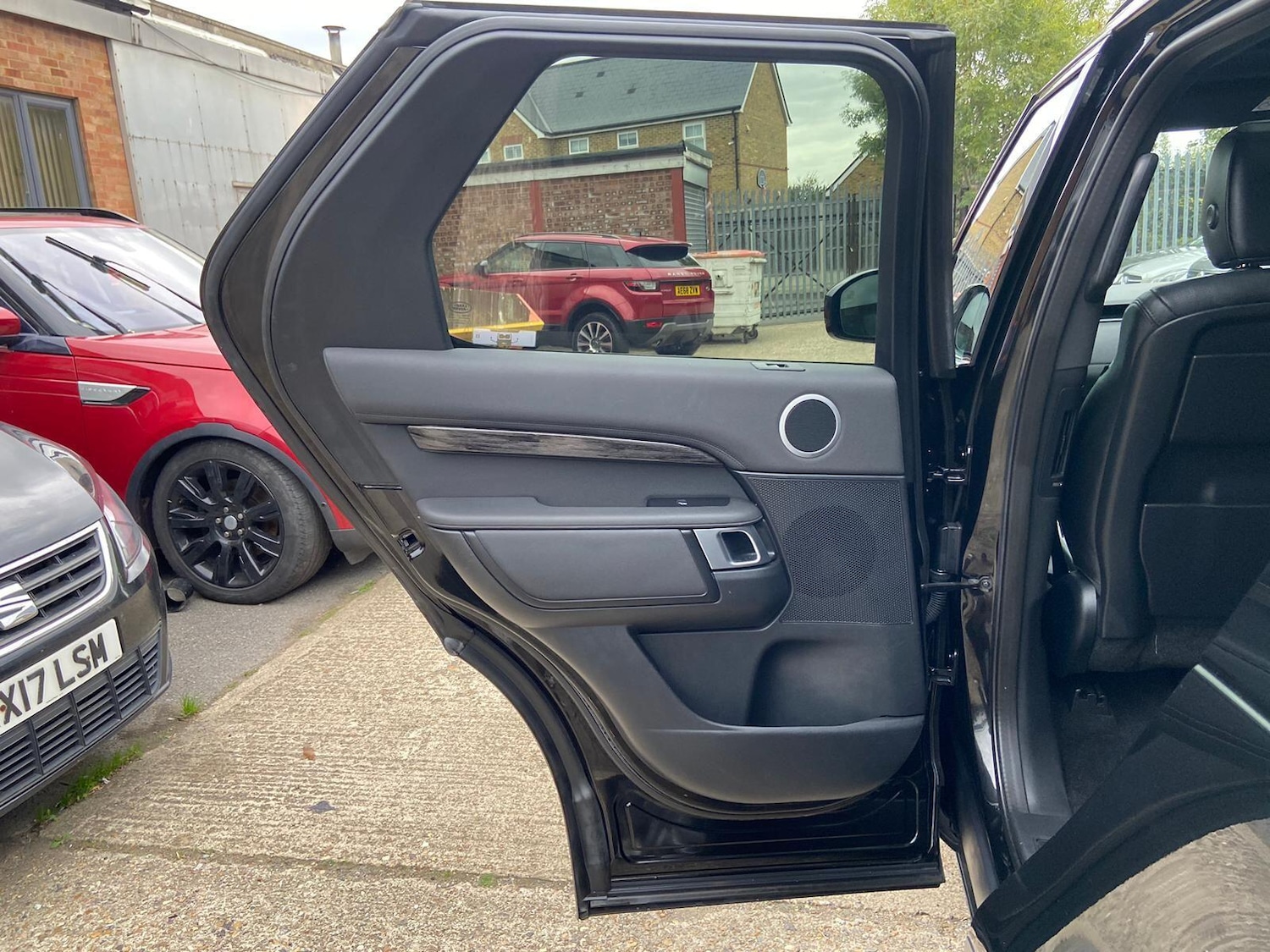 Used Land Rover Discovery 2019 for sale - 78058351: Photo 39