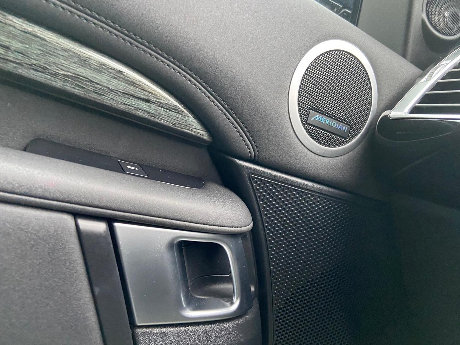 Used Land Rover Discovery 2019 for sale - 78058351: Photo 57