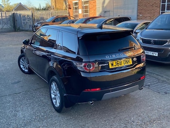 Used Land Rover Discovery Sport 2018 for sale - 78157187: Photo