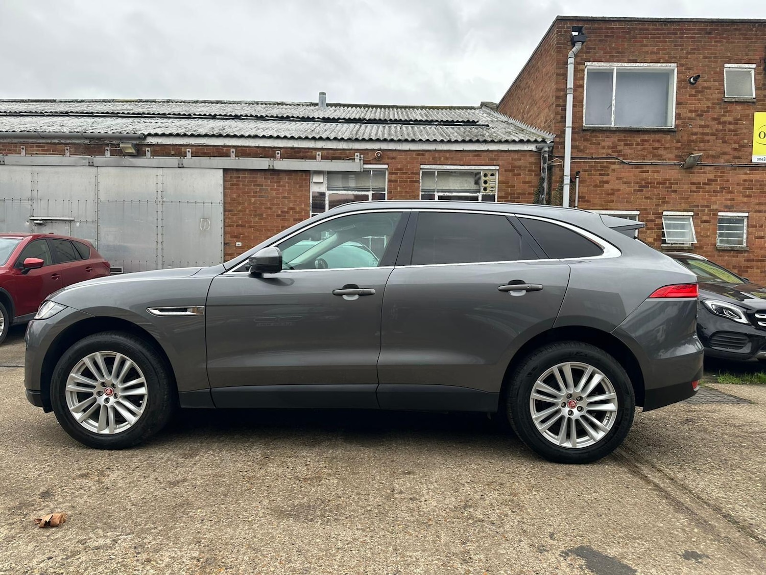 Used Jaguar F-Pace 2016 for sale - 77411644: Photo 12