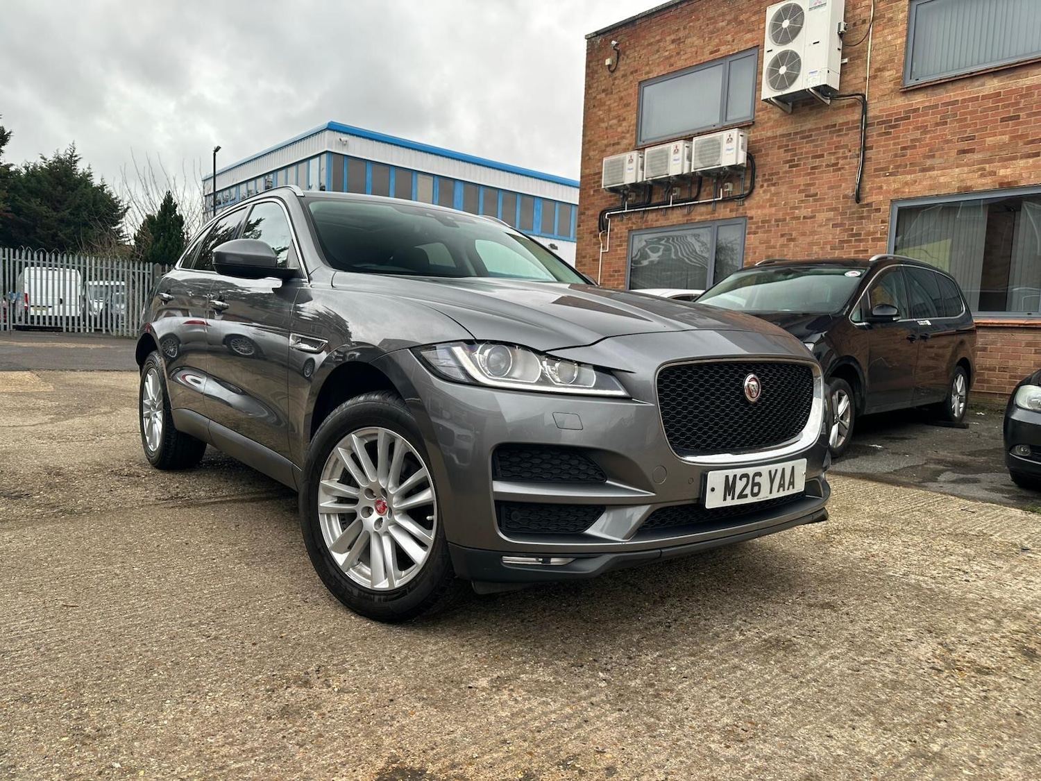 Used Jaguar F-Pace 2016 for sale - 77411644: Photo 2