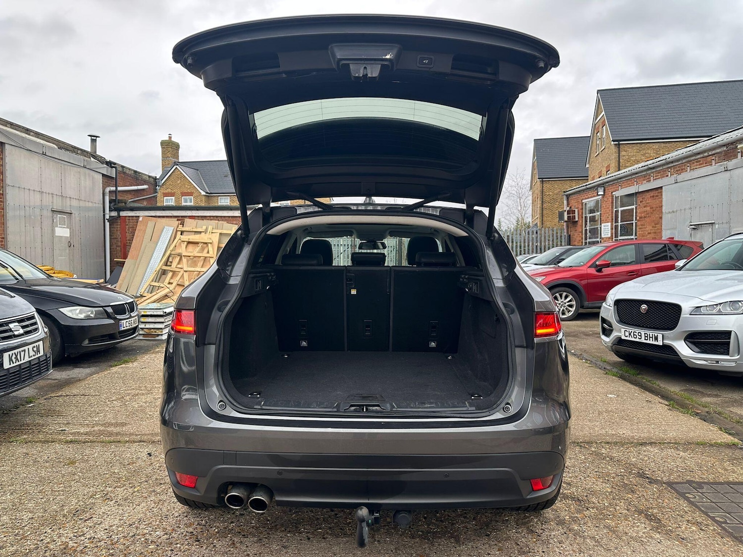 Used Jaguar F-Pace 2016 for sale - 77411644: Photo 36