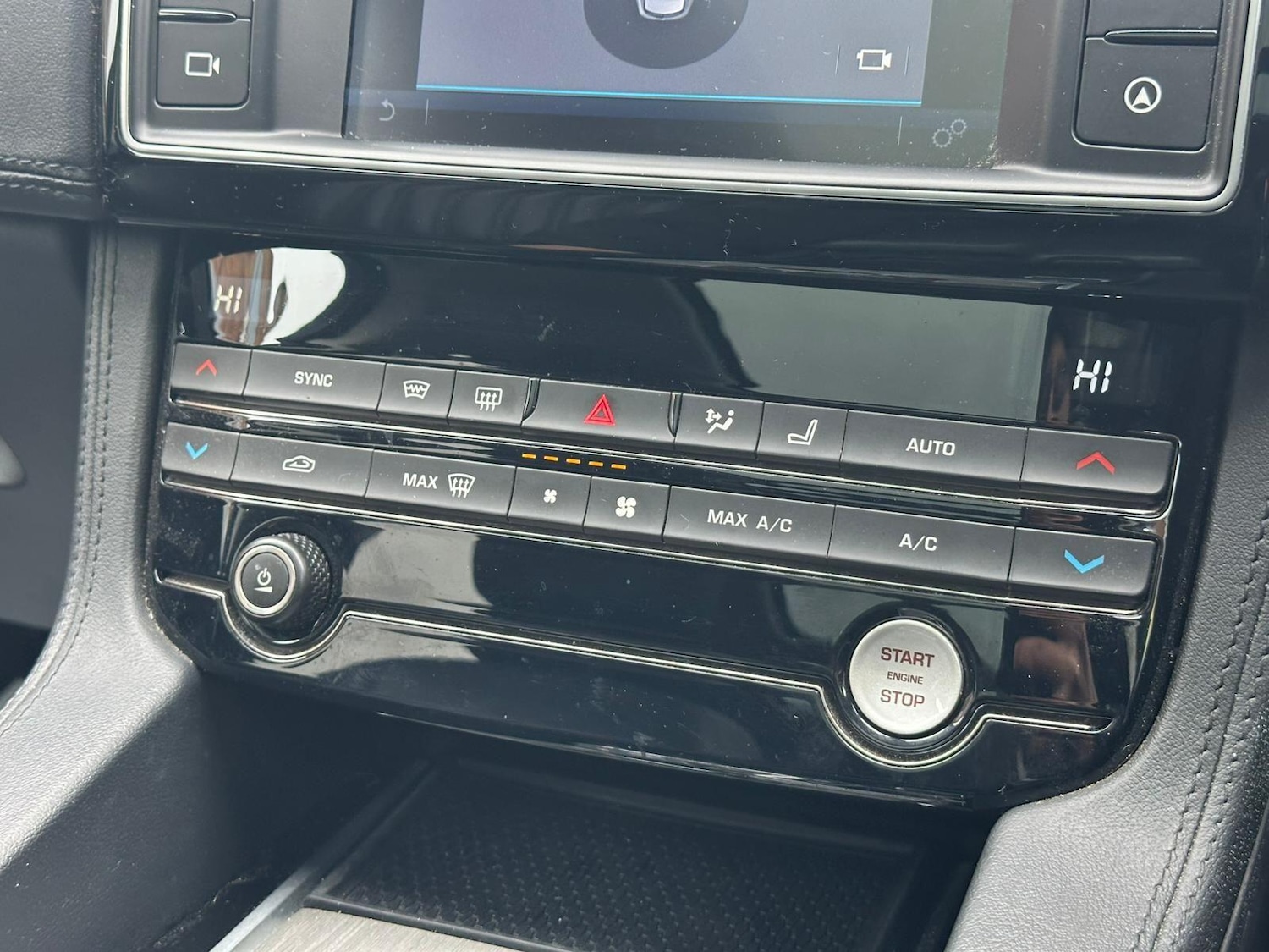 Used Jaguar F-Pace 2016 for sale - 77411644: Photo 50