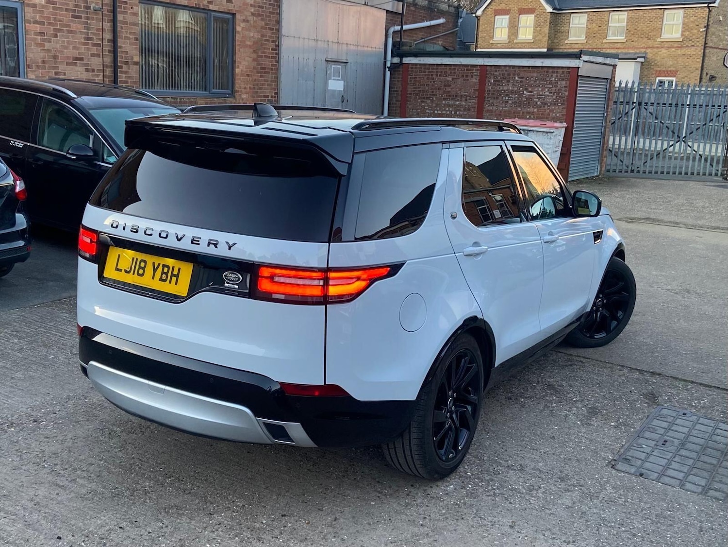 Used Land Rover Discovery for sale - 77909805: Photo 3