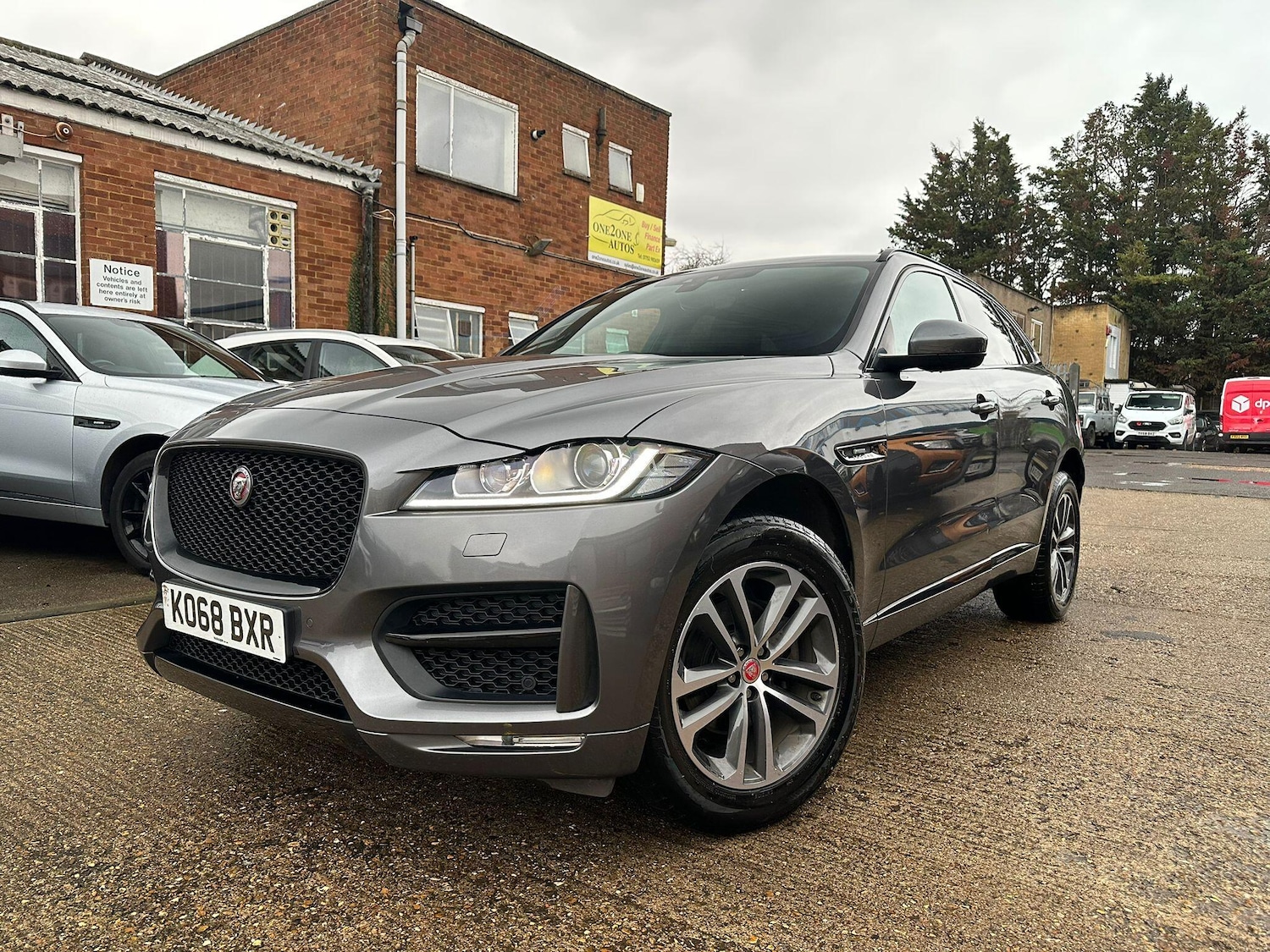 Used Jaguar F-Pace 2018 for sale - 77156058: Photo 2