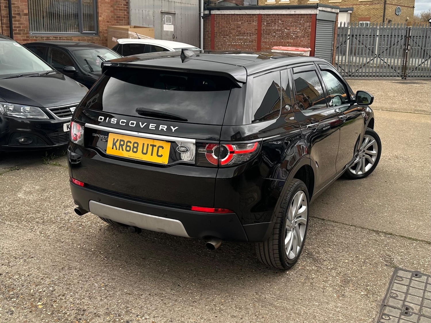 Used Land Rover Discovery Sport for sale - 78127358: Photo 3