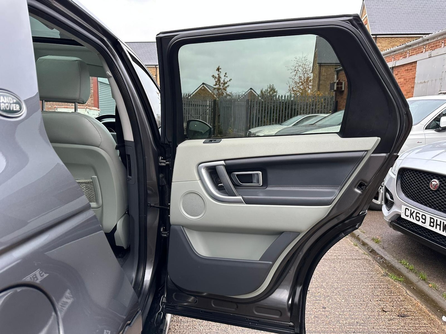 Used Land Rover Discovery Sport 2018 for sale - 77633432: Photo 43