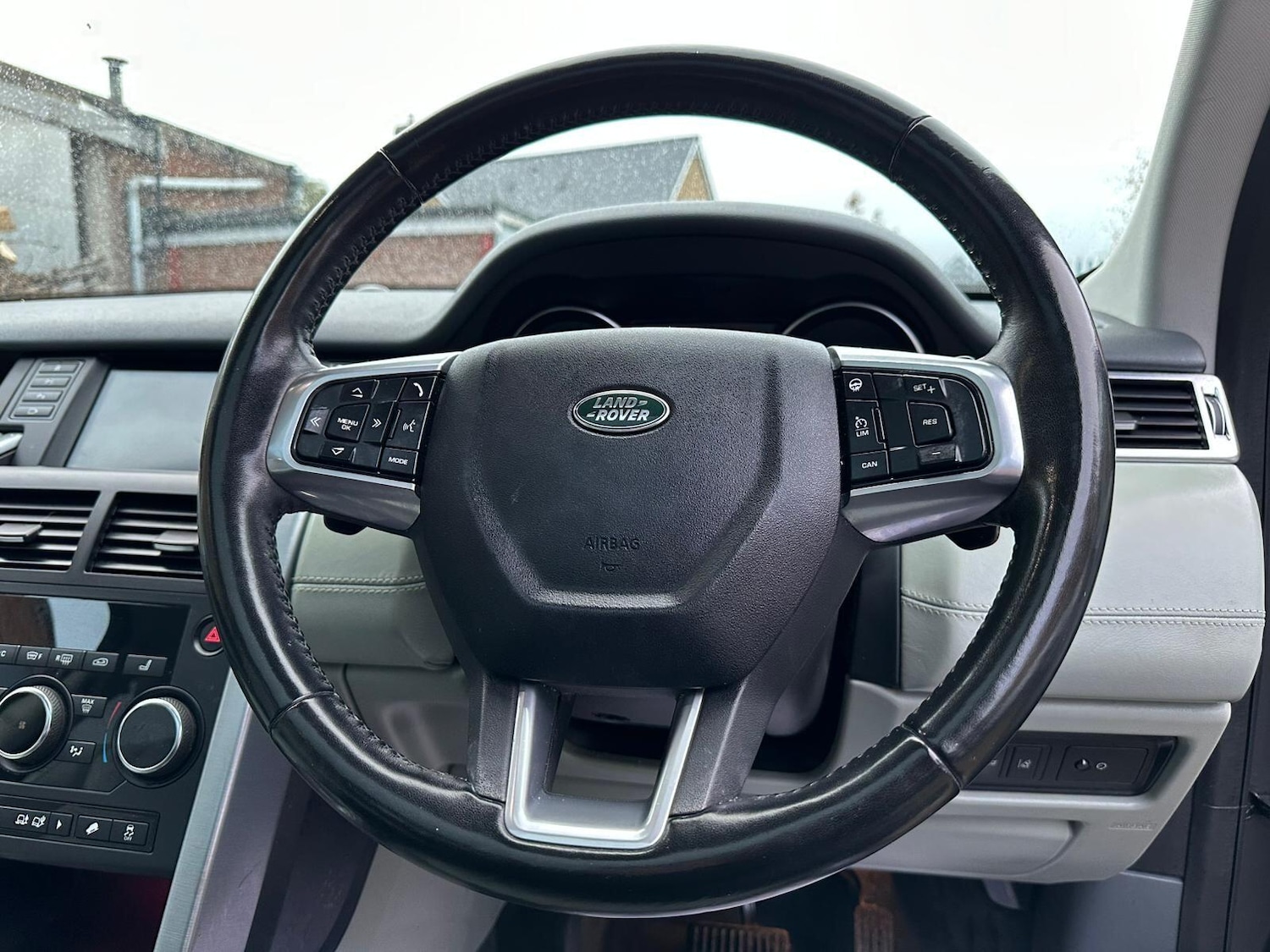 Used Land Rover Discovery Sport 2018 for sale - 77633432: Photo 54