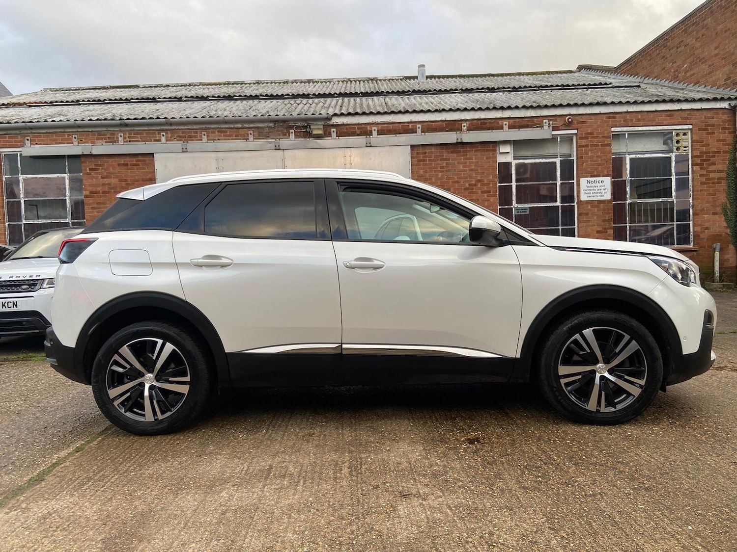 Used Peugeot 3008 2018 for sale - 77305143: Photo 11