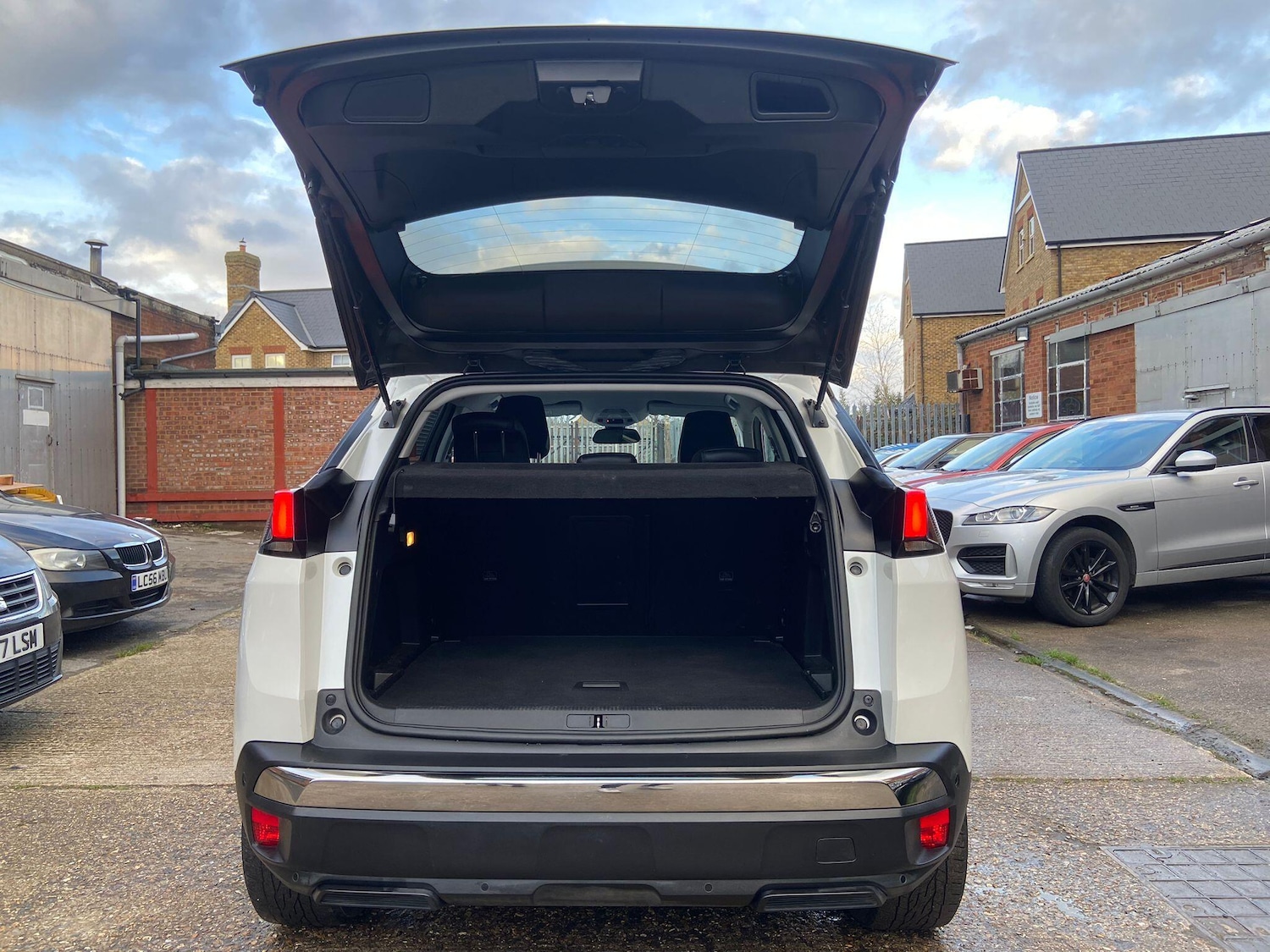 Used Peugeot 3008 2018 for sale - 77305143: Photo 37