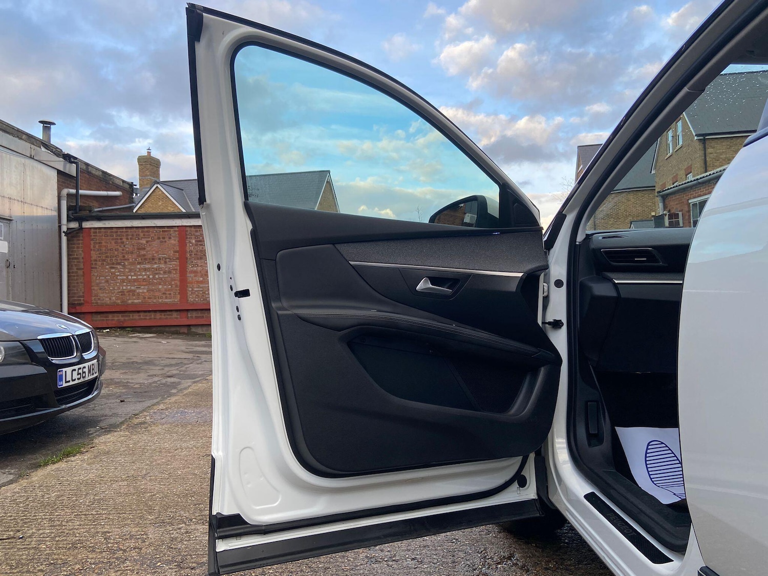 Used Peugeot 3008 2018 for sale - 77305143: Photo 39