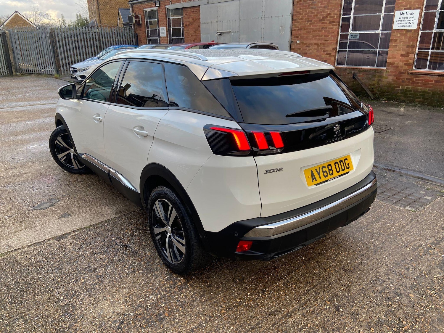 Used Peugeot 3008 2018 for sale - 77305143: Photo 4