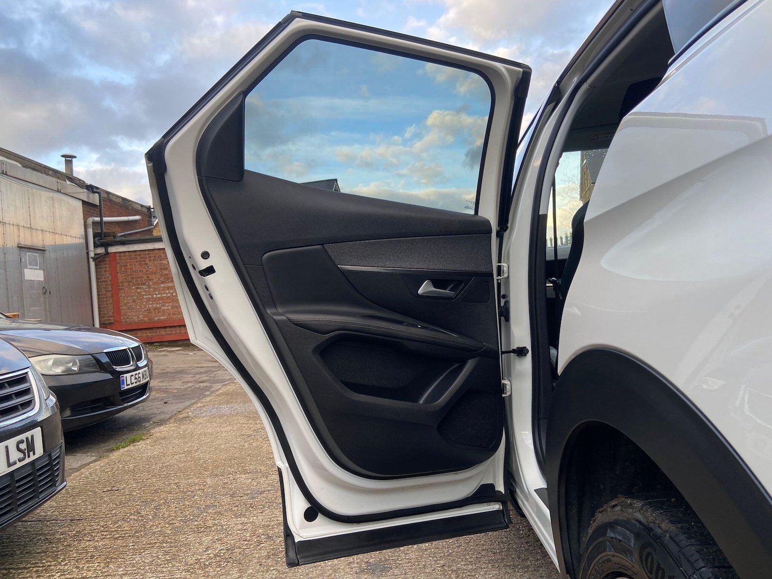 Used Peugeot 3008 2018 for sale - 77305143: Photo 40