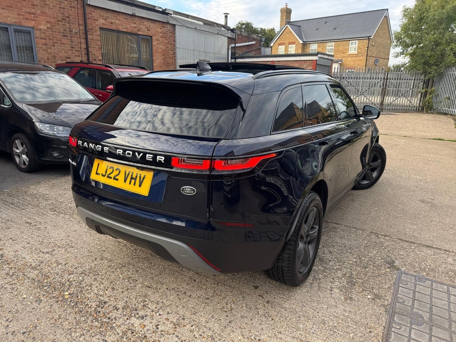 Used Land Rover Range Rover Velar 2022 for sale - 76786774: Photo 3