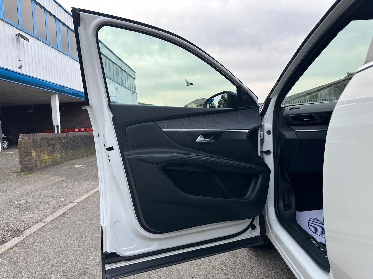 Used Peugeot 3008 2019 for sale - 77993265: Photo 42