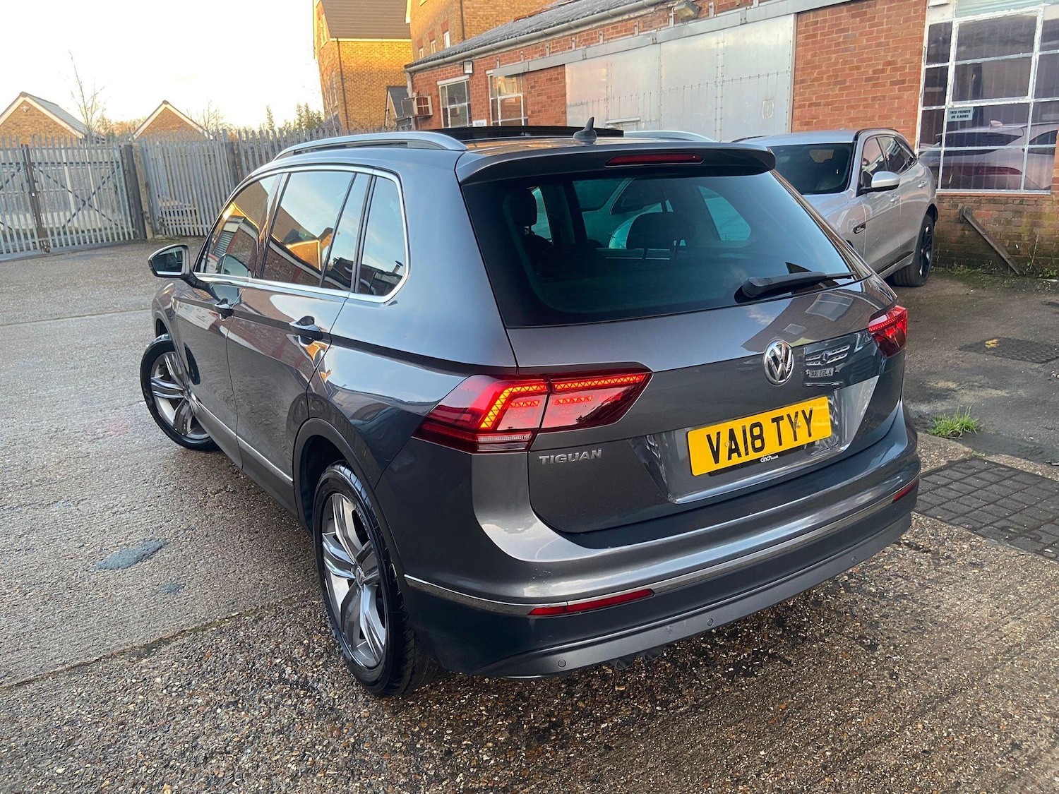 Used Volkswagen Tiguan 2018 for sale - 77440362: Photo 4